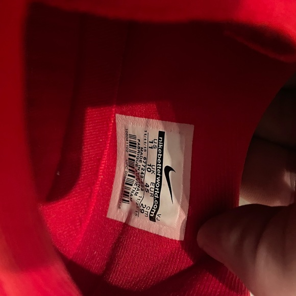 Red Nike Flyknit Roshes - Picture 3 of 3